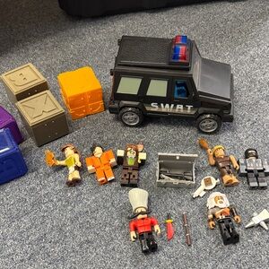 Roblox SWAT Action Figures Playset with Black Vehicle